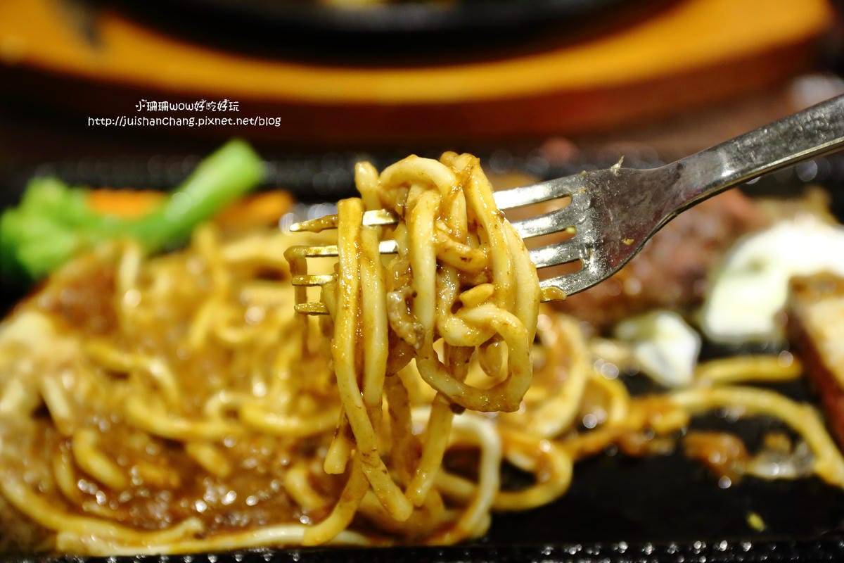 【食║台北】將軍碳烤牛排館～堅持原味原塊碳烤牛排，肉食主義必吃！（近中山國中站）