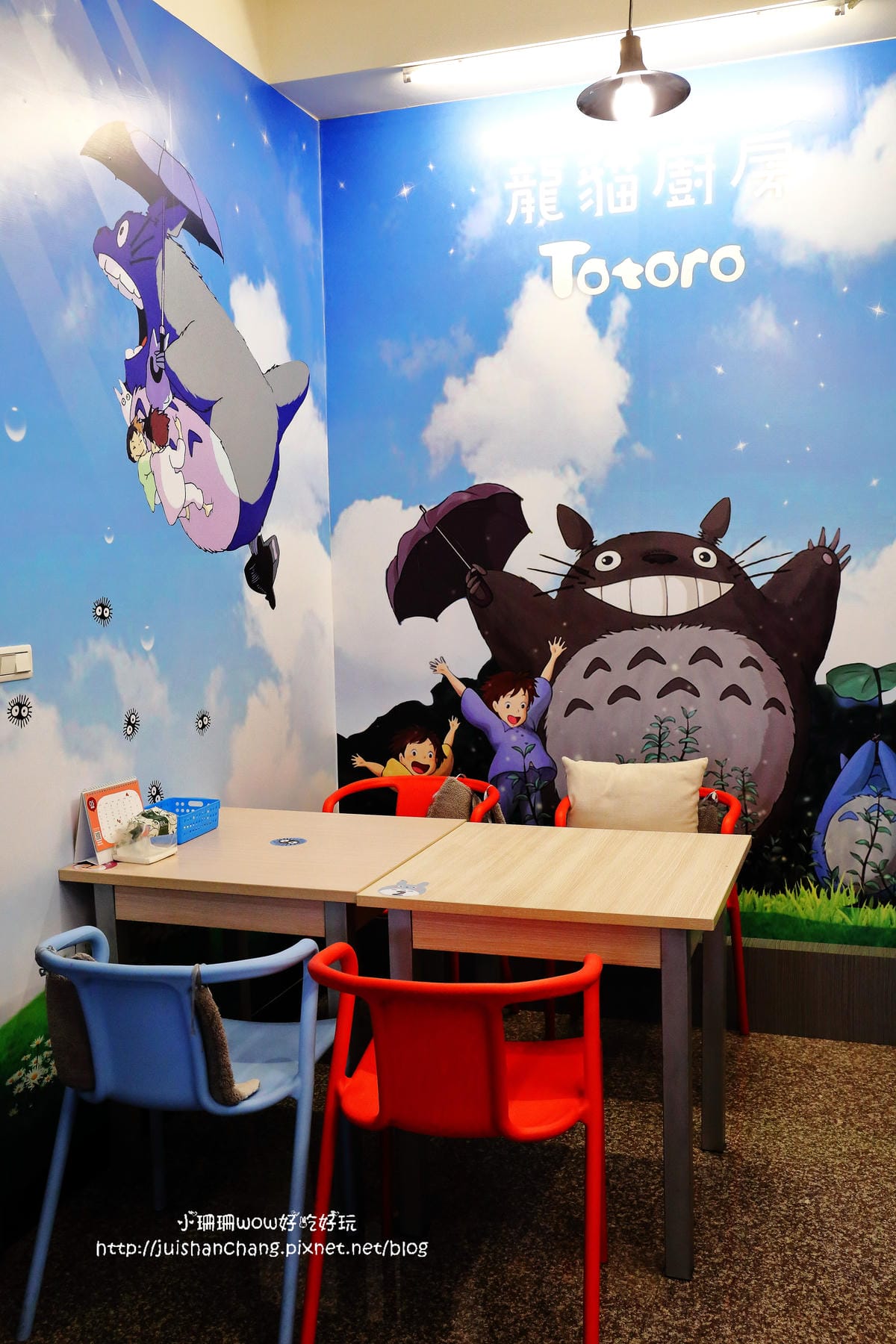 【食║中壢】龍貓廚房VS. 8 Code鬆餅-中原店～燈泡奶茶全台正夯！想喝，中壢兩個地方喝得到，混搭鬆餅蹦出新滋味！(已歇業)