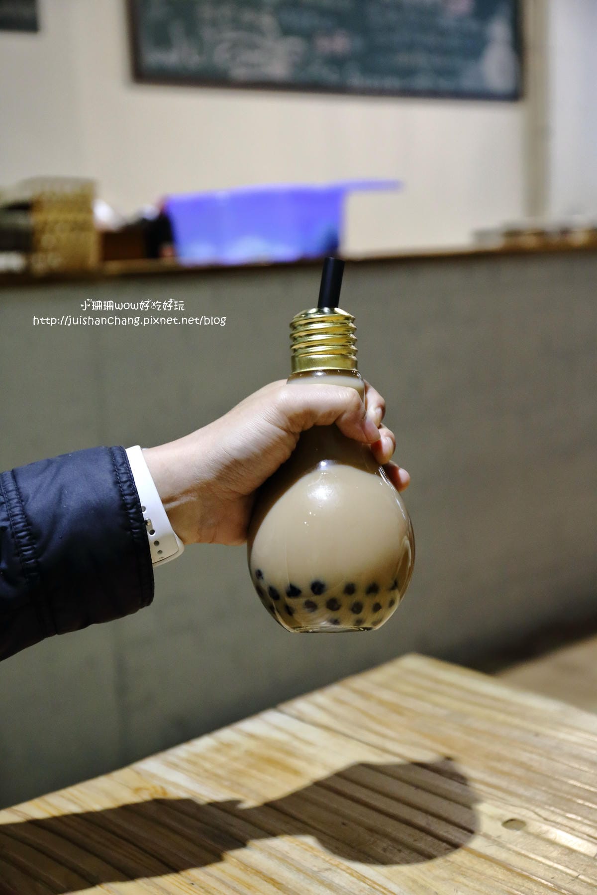 【食║中壢】龍貓廚房VS. 8 Code鬆餅-中原店～燈泡奶茶全台正夯！想喝，中壢兩個地方喝得到，混搭鬆餅蹦出新滋味！(已歇業)