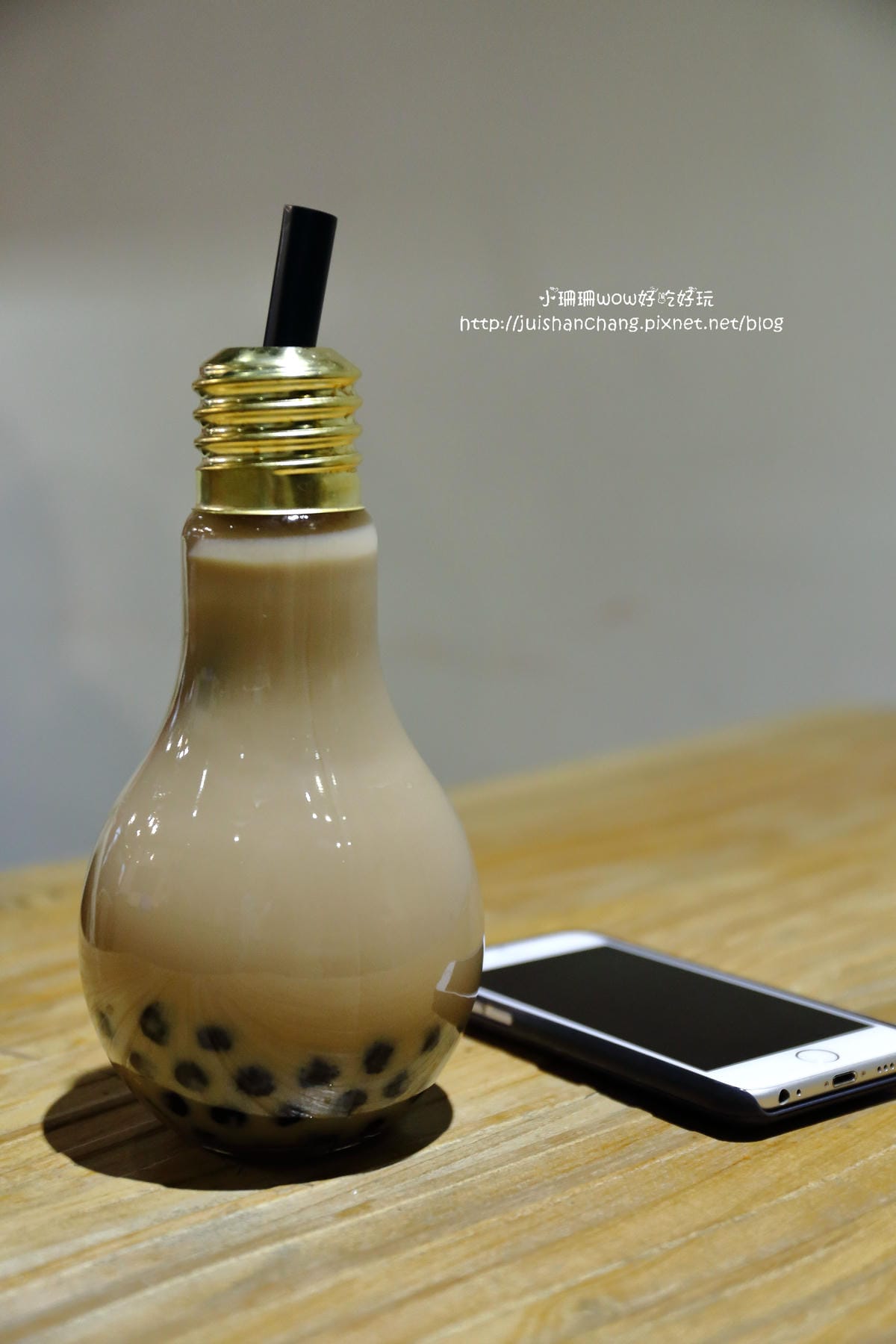 【食║中壢】龍貓廚房VS. 8 Code鬆餅-中原店～燈泡奶茶全台正夯！想喝，中壢兩個地方喝得到，混搭鬆餅蹦出新滋味！(已歇業)