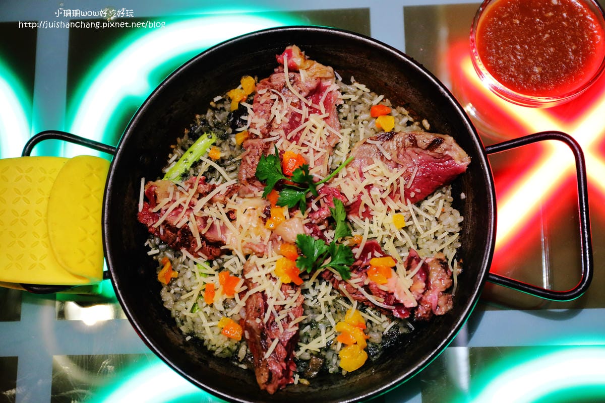 【食║桃園】Howfun 好飯食堂（林口環球A8店）～史上最好吃的西班牙鑄鐵鍋燉飯，誰說搭飛機才吃得到！(已歇業)