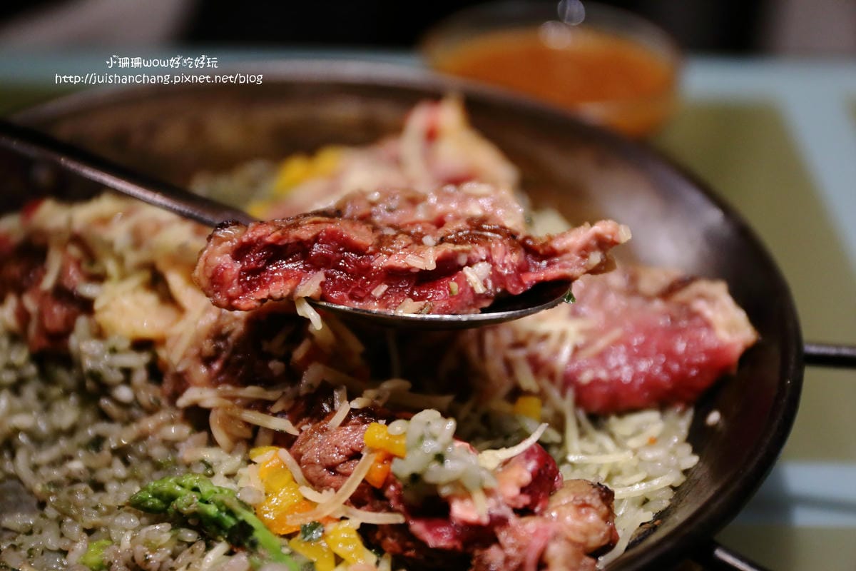 【食║桃園】Howfun 好飯食堂（林口環球A8店）～史上最好吃的西班牙鑄鐵鍋燉飯，誰說搭飛機才吃得到！(已歇業)