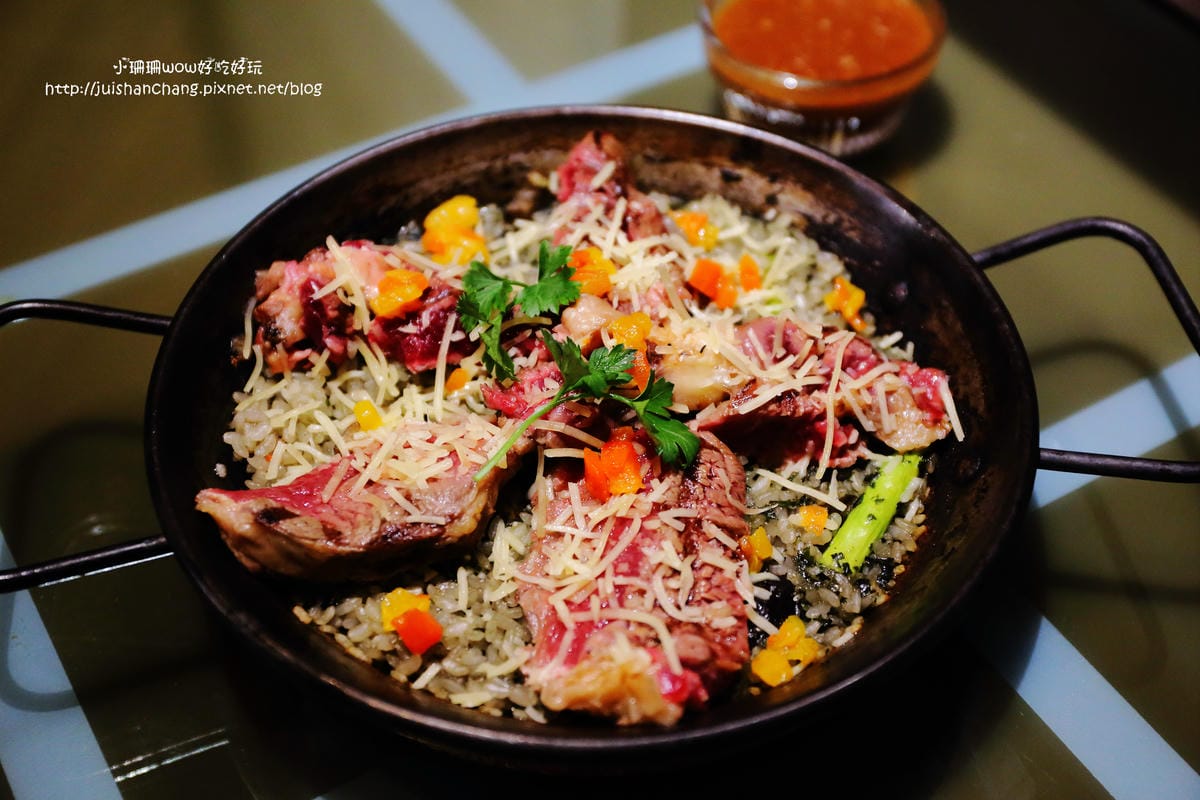 【食║桃園】Howfun 好飯食堂（林口環球A8店）～史上最好吃的西班牙鑄鐵鍋燉飯，誰說搭飛機才吃得到！(已歇業)