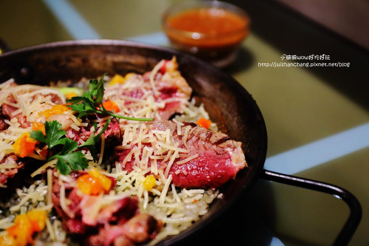 【食║桃園】Howfun 好飯食堂（林口環球A8店）～史上最好吃的西班牙鑄鐵鍋燉飯，誰說搭飛機才吃得到！(已歇業)