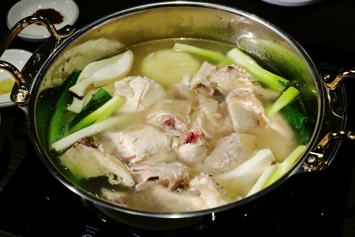 【食║台北】孔陵一隻雞台灣1號店～首爾推薦必吃的美食台灣開賣！正宗韓國原汁原味搶先吃！(已歇業)