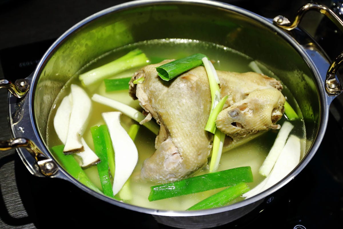 【食║台北】孔陵一隻雞台灣1號店～首爾推薦必吃的美食台灣開賣！正宗韓國原汁原味搶先吃！(已歇業)