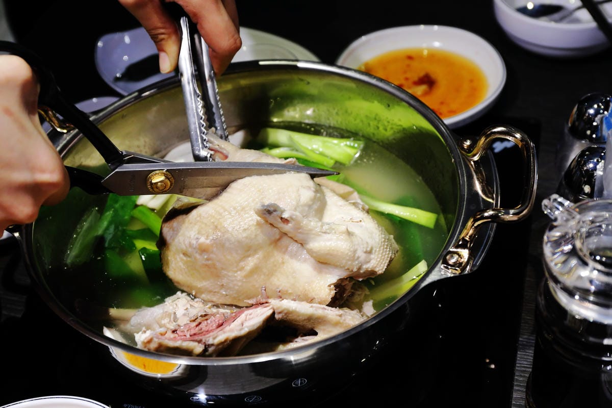 【食║台北】孔陵一隻雞台灣1號店～首爾推薦必吃的美食台灣開賣！正宗韓國原汁原味搶先吃！(已歇業)