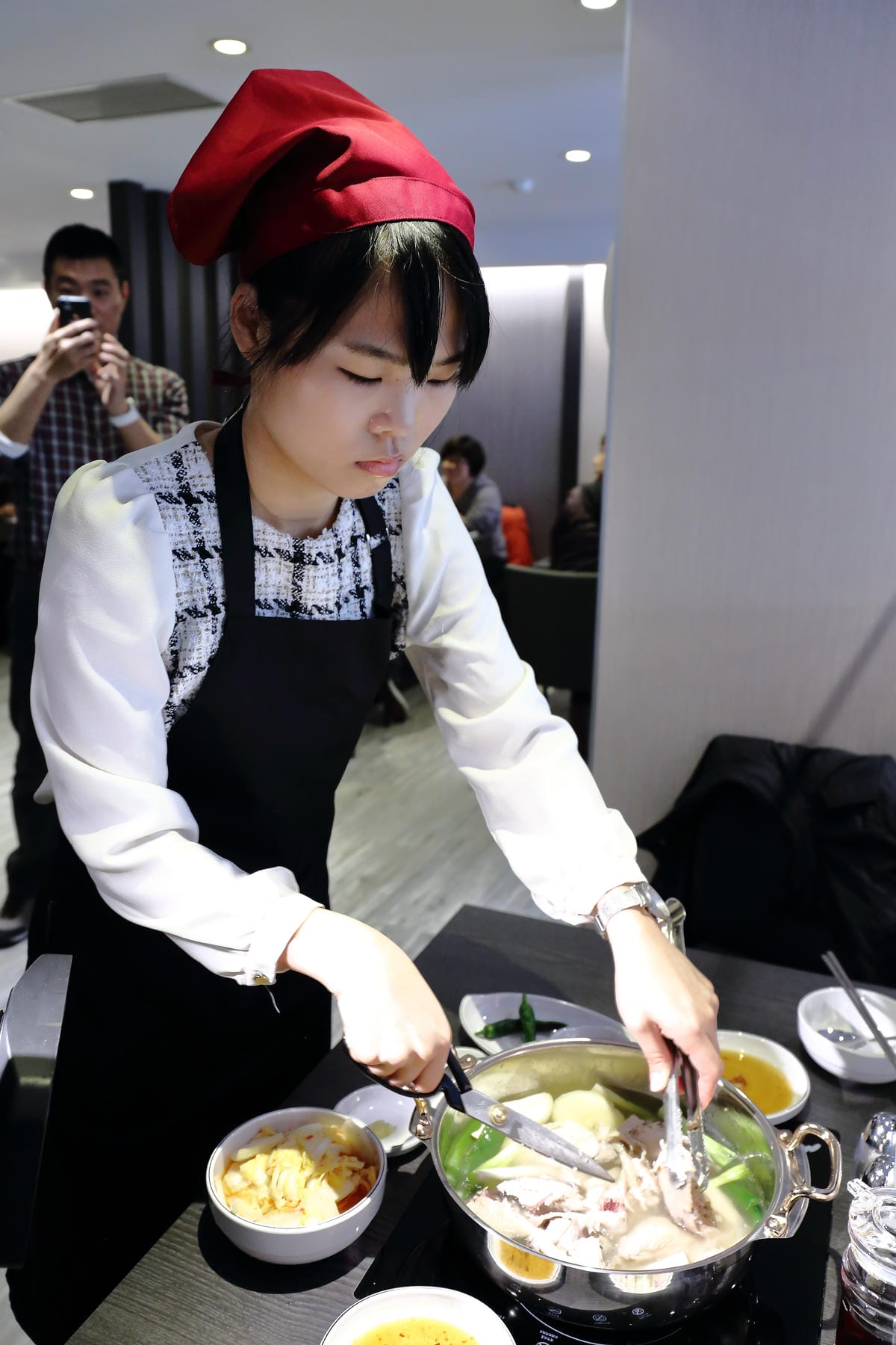 【食║台北】孔陵一隻雞台灣1號店～首爾推薦必吃的美食台灣開賣！正宗韓國原汁原味搶先吃！(已歇業)