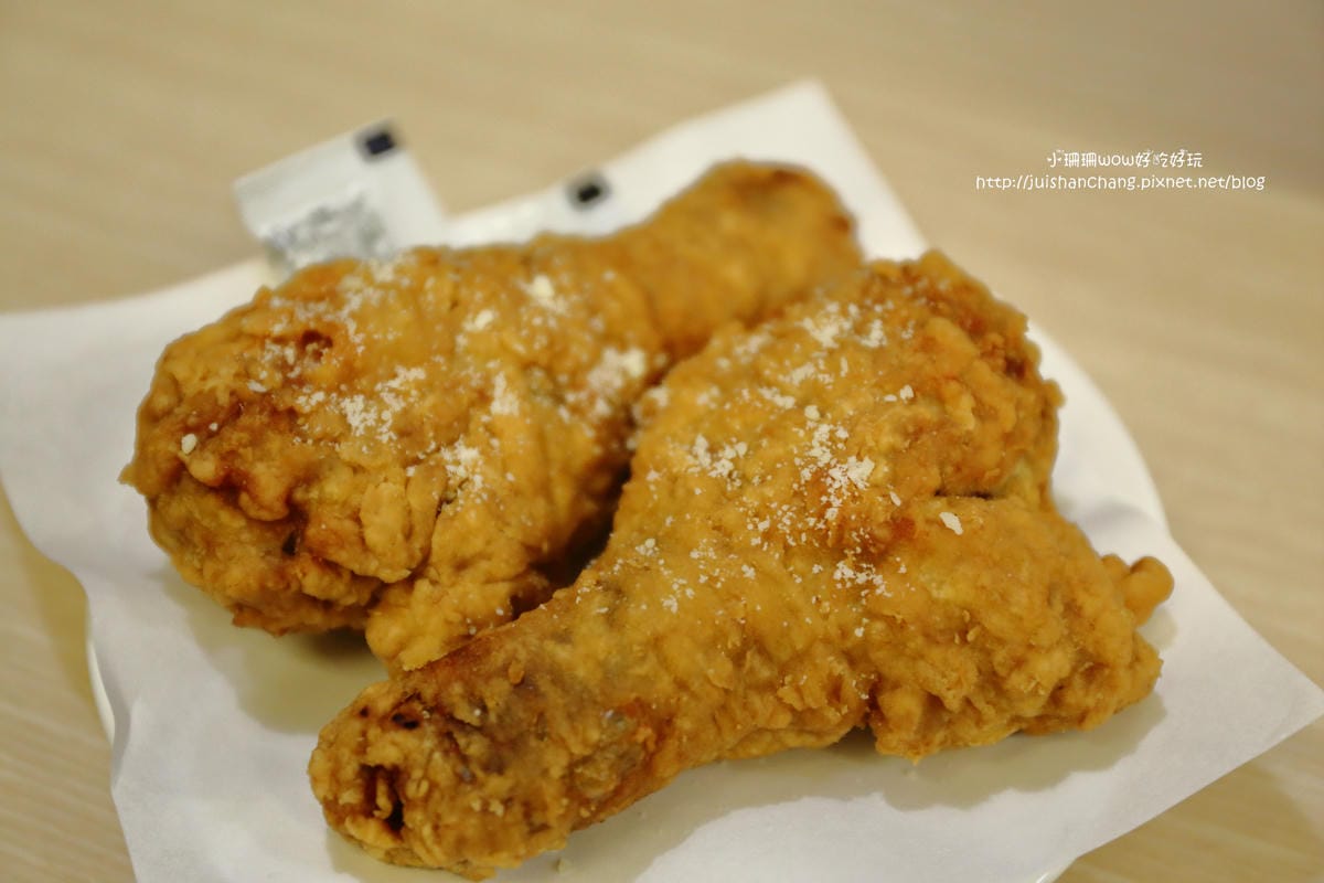 【食║中和】洋廚～給你從早到晚的美味餐點，免收服務費還不限時唷！