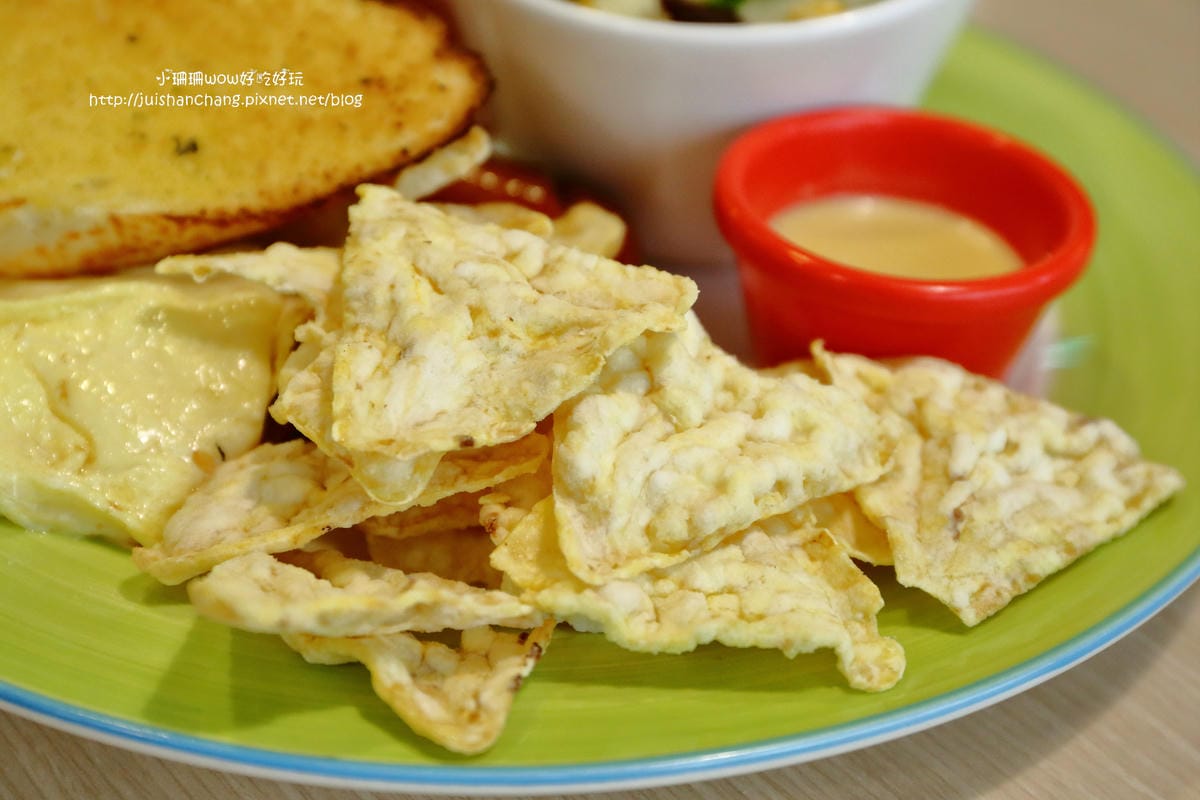 【食║中和】洋廚～給你從早到晚的美味餐點，免收服務費還不限時唷！