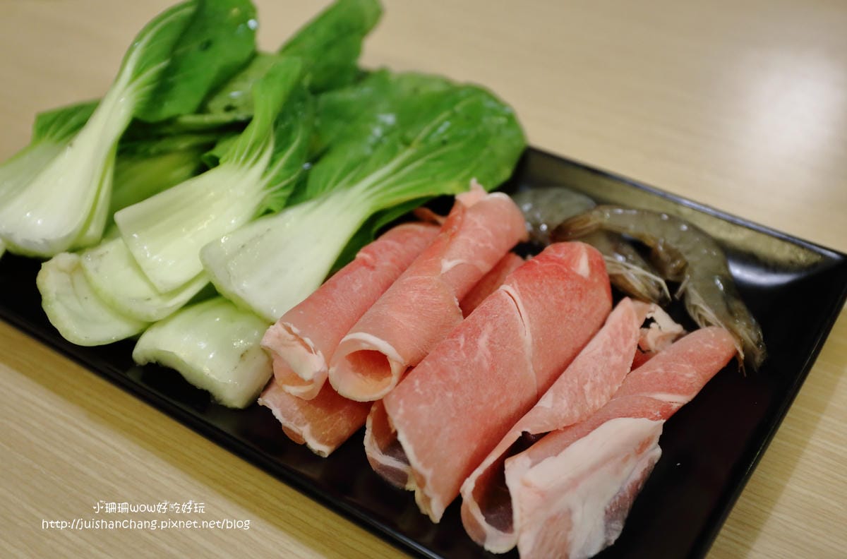 【食║中和】洋廚～給你從早到晚的美味餐點，免收服務費還不限時唷！