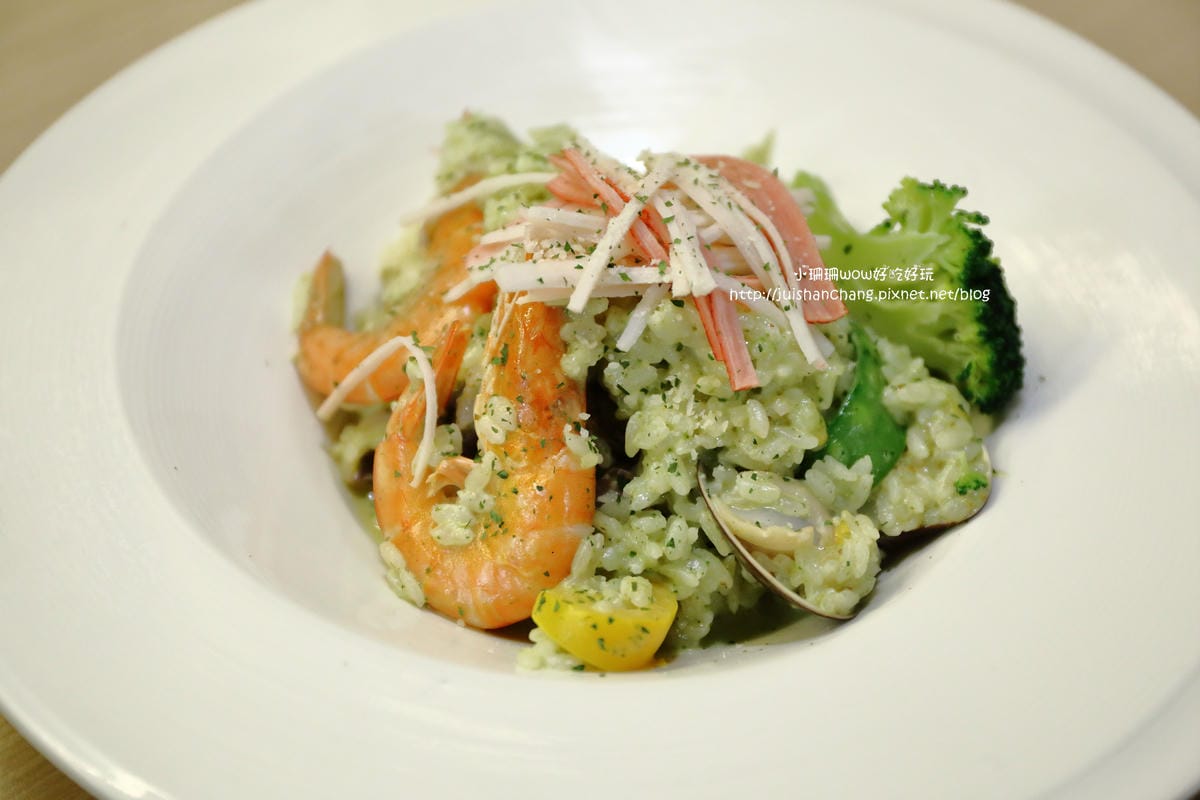 【食║中和】洋廚～給你從早到晚的美味餐點，免收服務費還不限時唷！