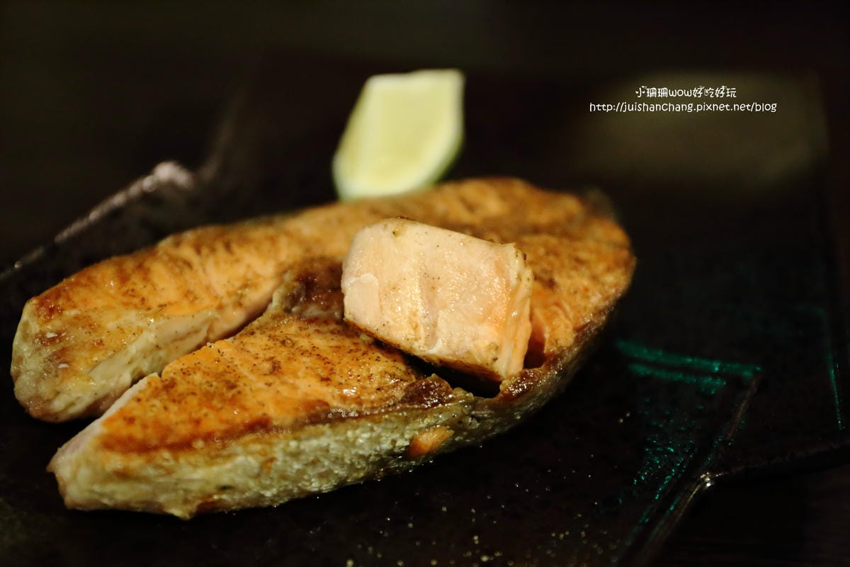 【食║新店】工地 饗夜堂～巷弄內平價串燒居酒屋，來一杯每一串都有無法抵抗！