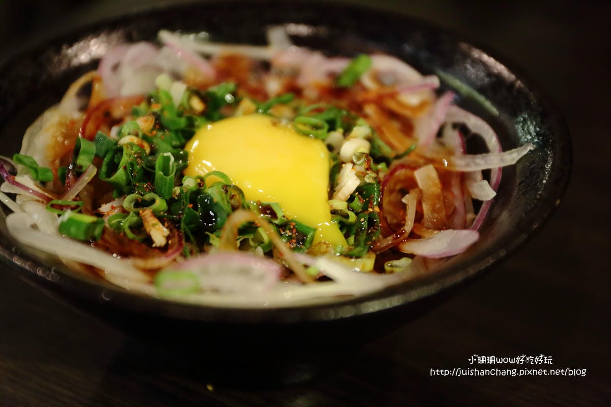 【食║新店】工地 饗夜堂～巷弄內平價串燒居酒屋，來一杯每一串都有無法抵抗！