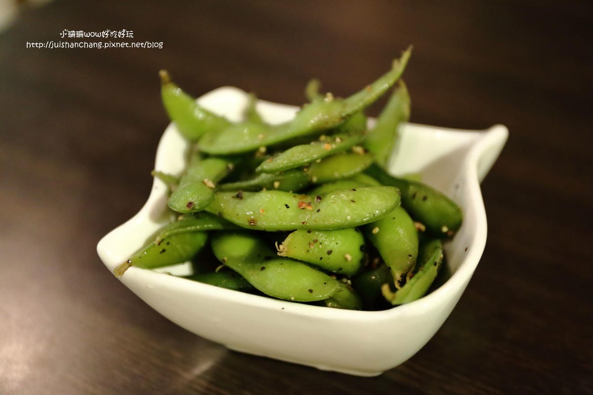 【食║新店】工地 饗夜堂～巷弄內平價串燒居酒屋，來一杯每一串都有無法抵抗！