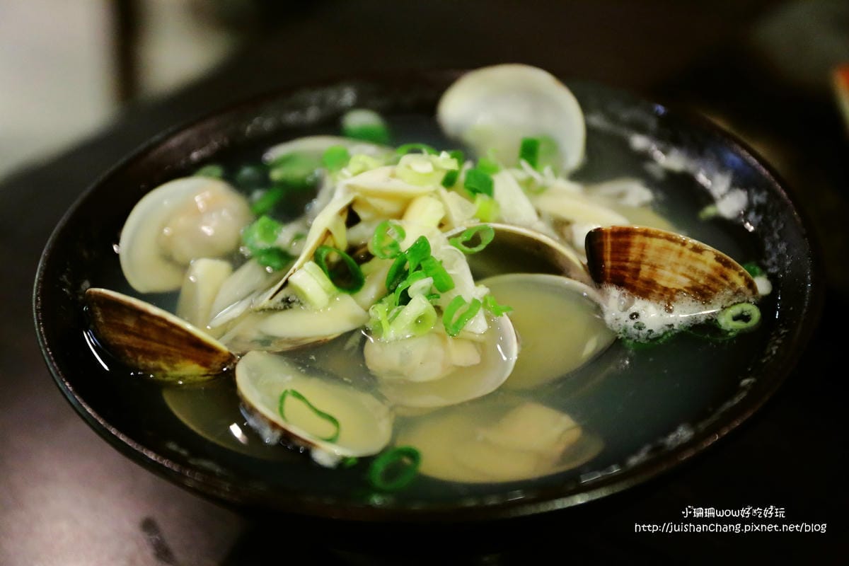 【食║新店】工地 饗夜堂～巷弄內平價串燒居酒屋，來一杯每一串都有無法抵抗！