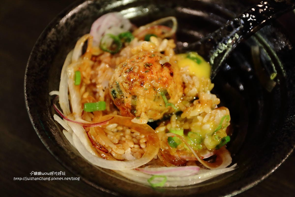 【食║新店】工地 饗夜堂～巷弄內平價串燒居酒屋，來一杯每一串都有無法抵抗！