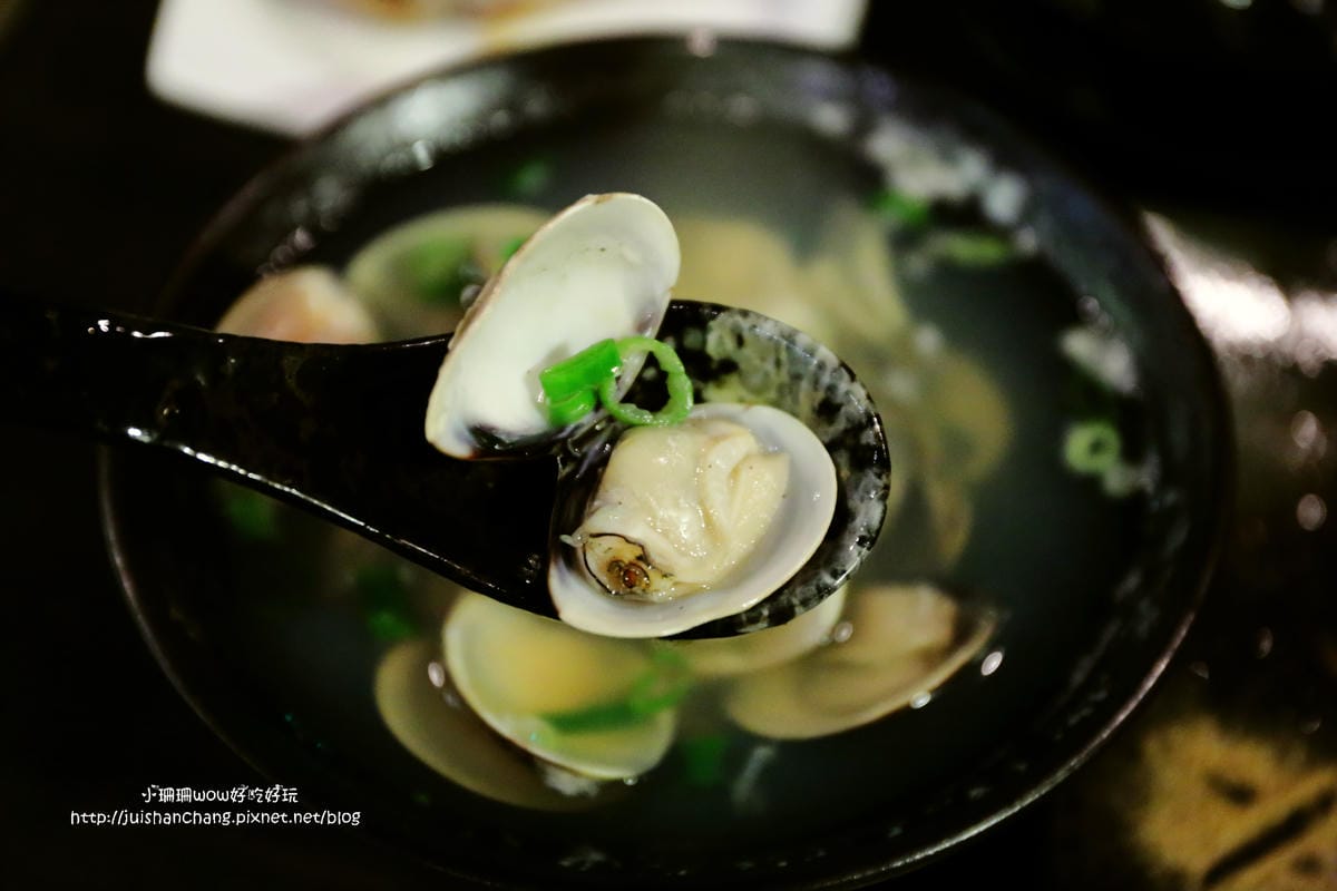 【食║新店】工地 饗夜堂～巷弄內平價串燒居酒屋，來一杯每一串都有無法抵抗！