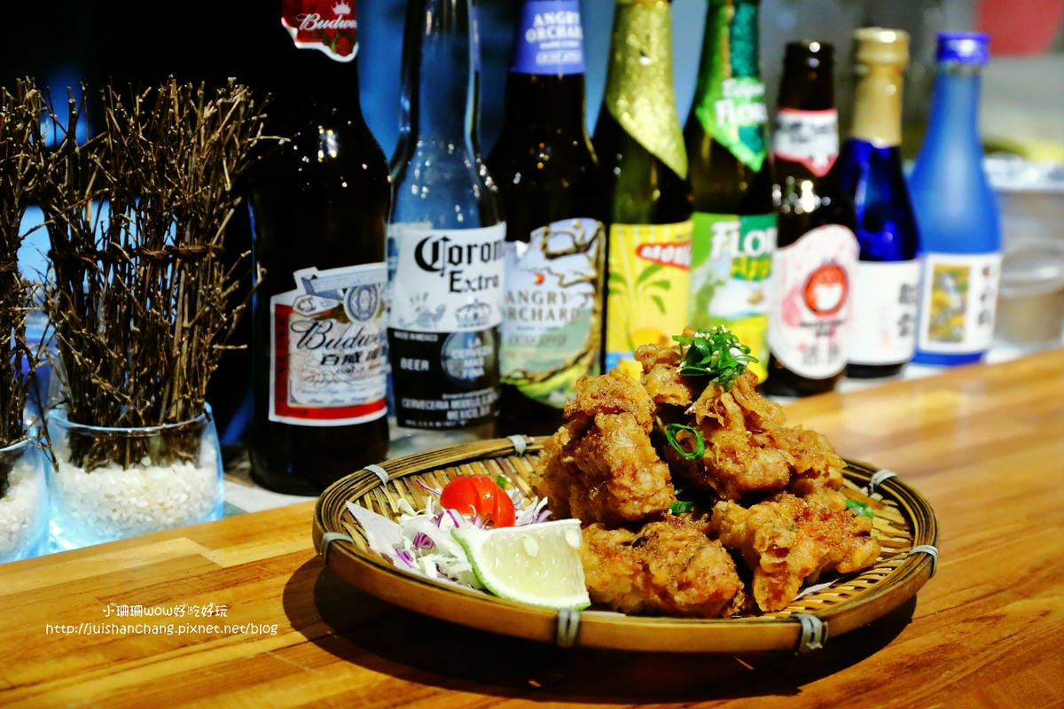 【食║新店】工地 饗夜堂～巷弄內平價串燒居酒屋，來一杯每一串都有無法抵抗！