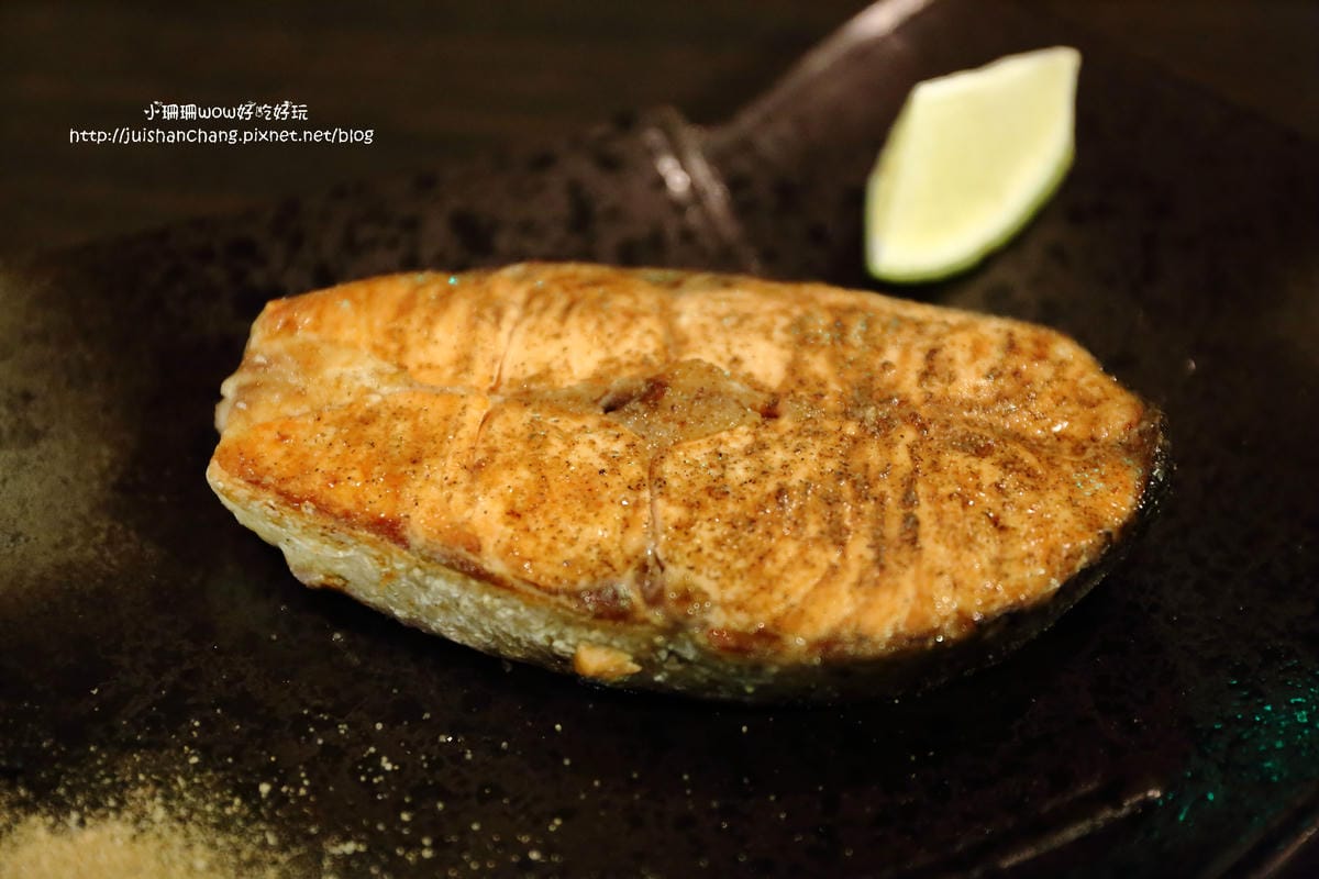 【食║新店】工地 饗夜堂～巷弄內平價串燒居酒屋，來一杯每一串都有無法抵抗！