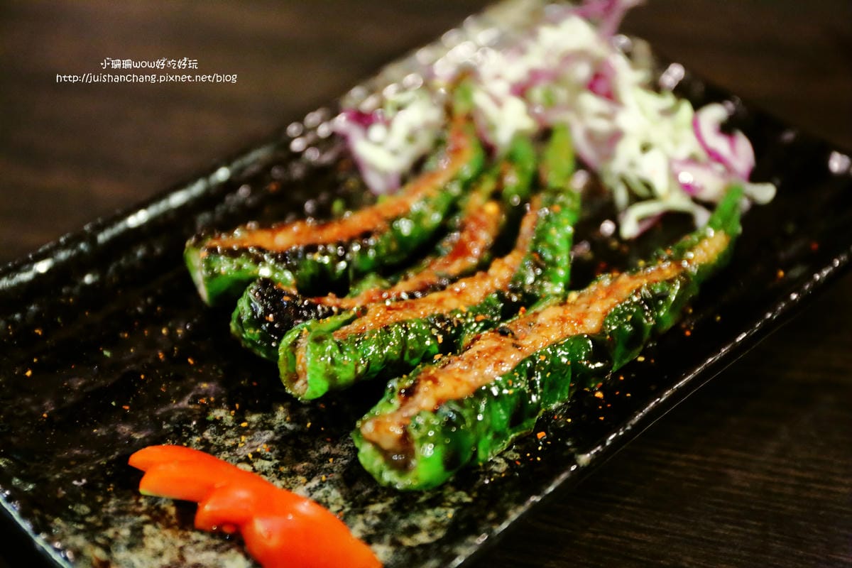 【食║新店】工地 饗夜堂～巷弄內平價串燒居酒屋，來一杯每一串都有無法抵抗！