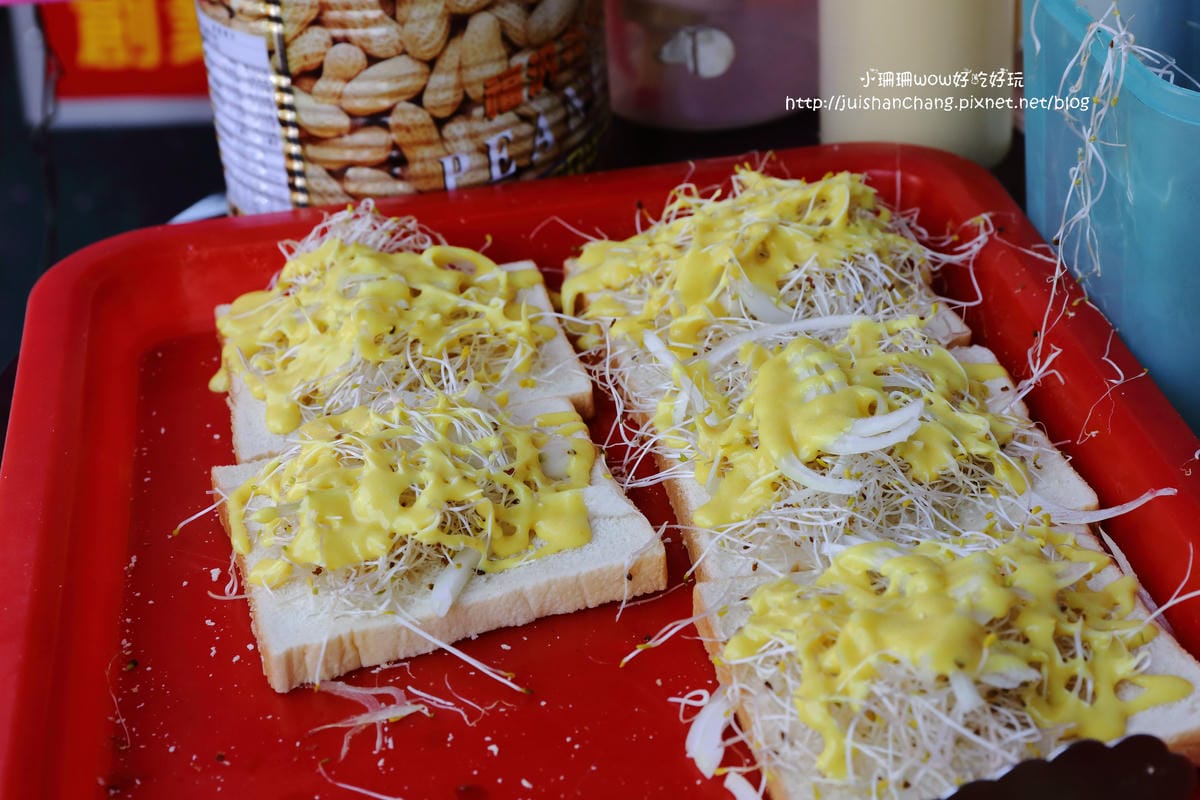 【食║台中大里】無名肉蛋吐司～“小鮮肉”上菜！可以吃到真正肉片的肉蛋吐司！