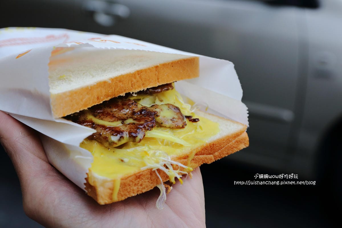 【食║台中大里】無名肉蛋吐司～“小鮮肉”上菜！可以吃到真正肉片的肉蛋吐司！