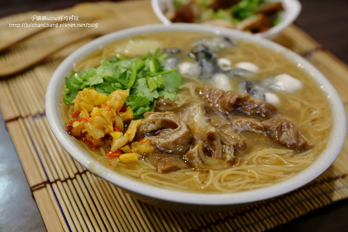 【食║永和】卜記麵線～在地人推薦15年老店！巷弄中平凡的好滋味，顆顆肥美飽滿的蚵仔呼喚，爆鮮！