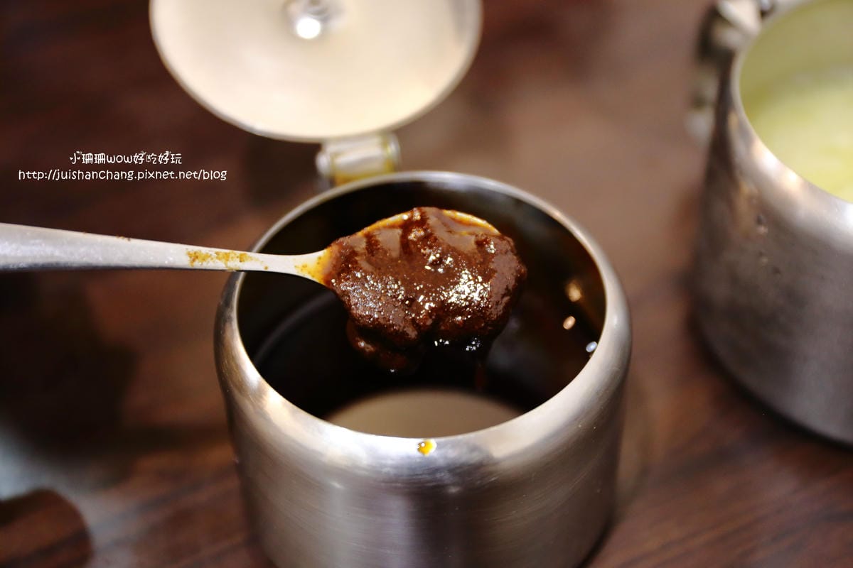 【食║永和】卜記麵線～在地人推薦15年老店！巷弄中平凡的好滋味，顆顆肥美飽滿的蚵仔呼喚，爆鮮！