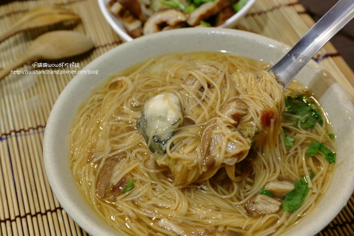 【食║永和】卜記麵線～在地人推薦15年老店！巷弄中平凡的好滋味，顆顆肥美飽滿的蚵仔呼喚，爆鮮！