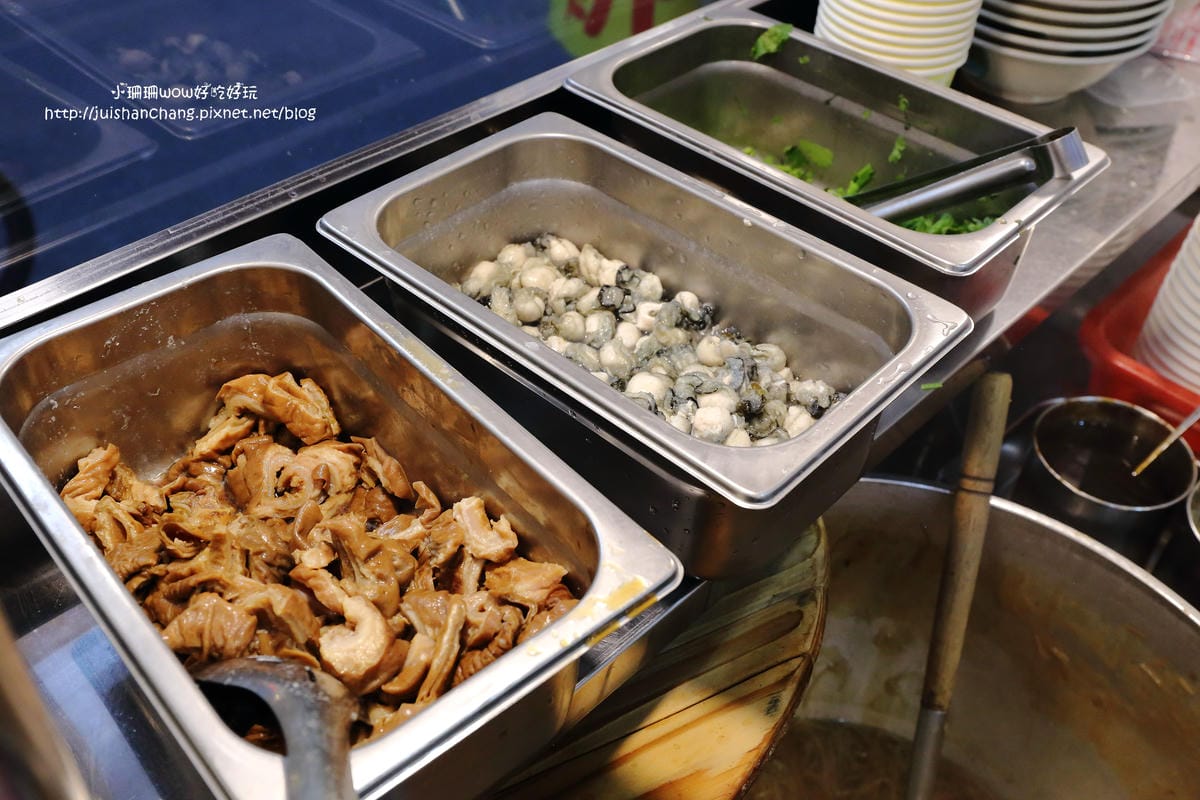 【食║永和】卜記麵線～在地人推薦15年老店！巷弄中平凡的好滋味，顆顆肥美飽滿的蚵仔呼喚，爆鮮！