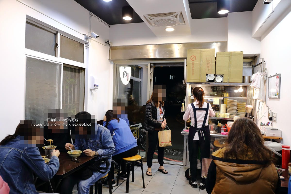 【食║永和】卜記麵線～在地人推薦15年老店！巷弄中平凡的好滋味，顆顆肥美飽滿的蚵仔呼喚，爆鮮！
