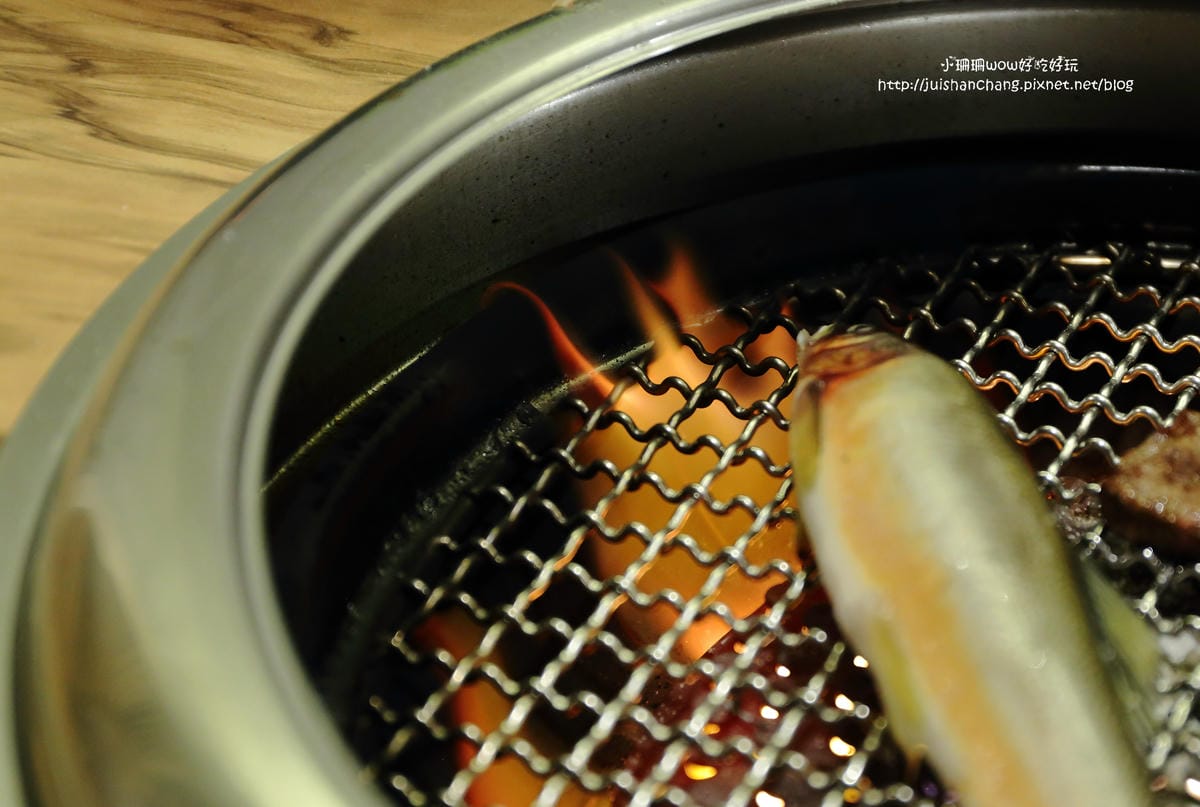 【食║台北】九斤二無煙燒肉～燒烤吃到飽，高檔食材吃免驚，滿足熱愛大口吃肉的肉食男女！