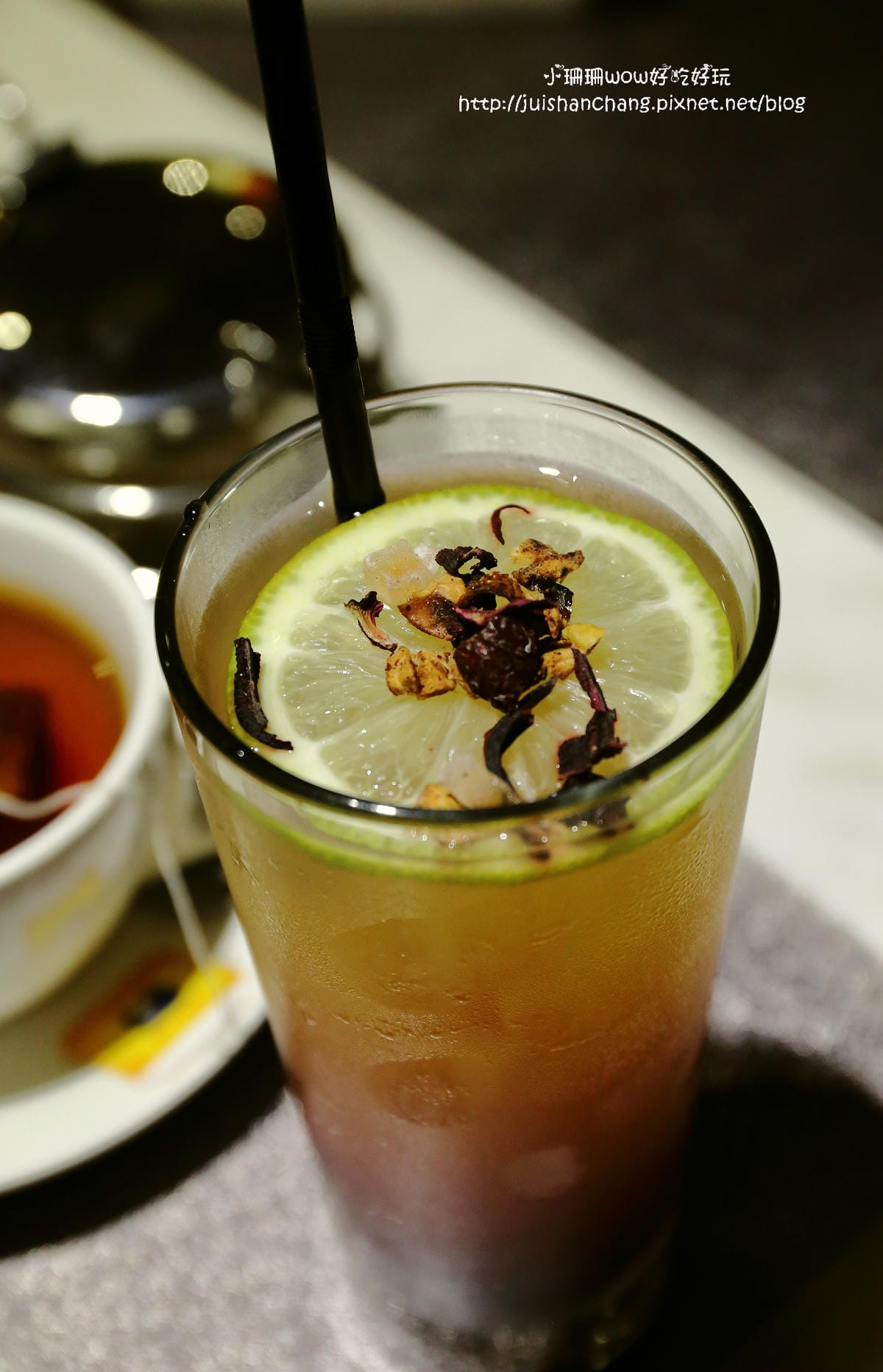 【食║中和】肥禿子美式餐廳 Bald Fatty Bistro～噴汁吧！漢堡就是要大口咬才過癮。永安市場美式餐廳/四號公園