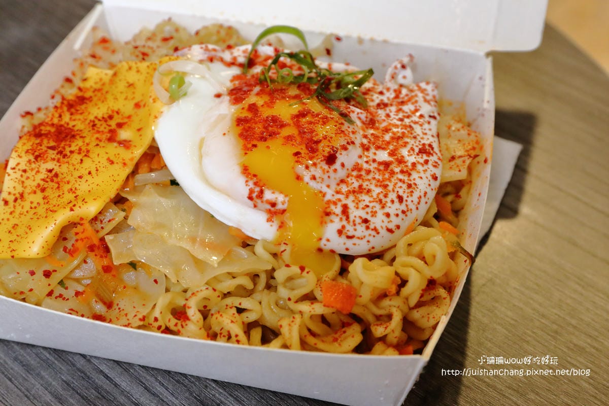 【食║台北】寶舖黃金炙燒吐司～市區逛街散步的小點心新選擇（FB抽獎送捕夢網）　