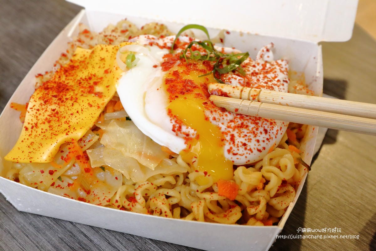 【食║台北】寶舖黃金炙燒吐司～市區逛街散步的小點心新選擇（FB抽獎送捕夢網）　