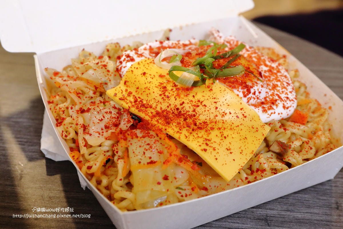 【食║台北】寶舖黃金炙燒吐司～市區逛街散步的小點心新選擇（FB抽獎送捕夢網）　