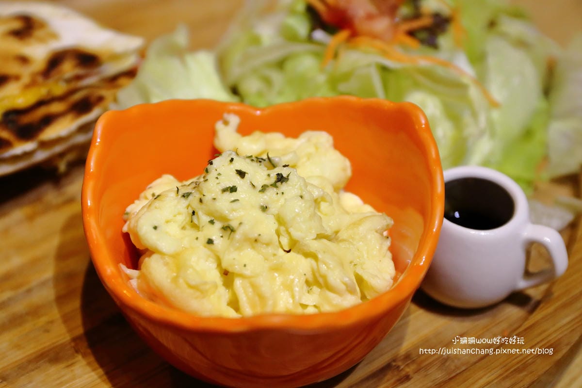 【食║板橋】103 Kitchen〜新埔站美式餐廳，走進童話世界主題餐廳！