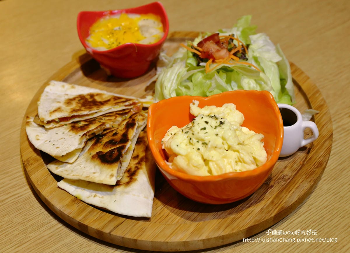 【食║板橋】103 Kitchen〜新埔站美式餐廳，走進童話世界主題餐廳！