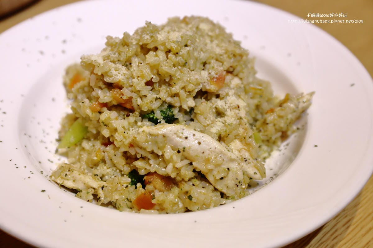 【食║板橋】103 Kitchen〜新埔站美式餐廳，走進童話世界主題餐廳！