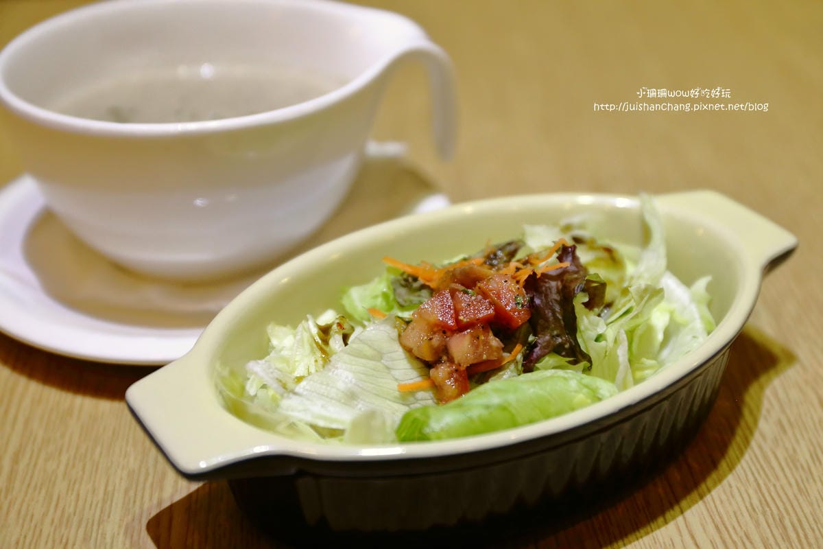 【食║板橋】103 Kitchen〜新埔站美式餐廳，走進童話世界主題餐廳！