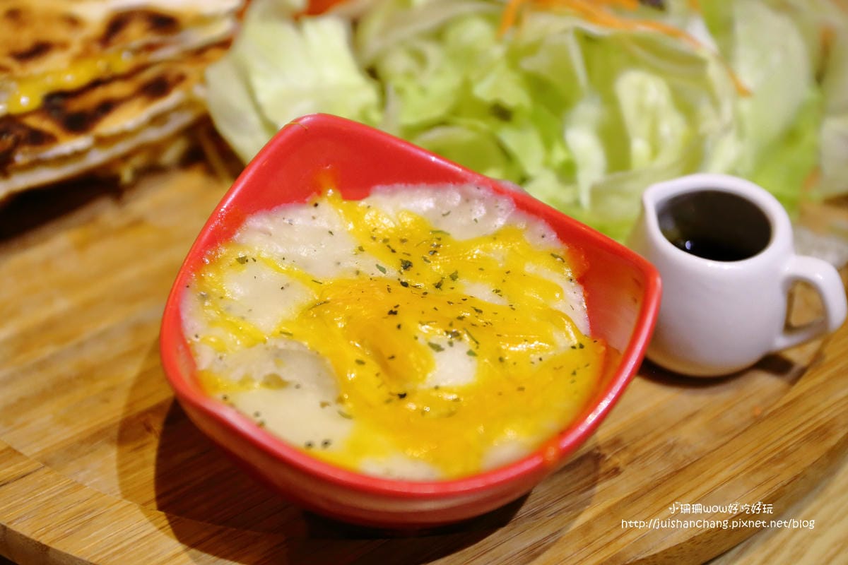 【食║板橋】103 Kitchen〜新埔站美式餐廳，走進童話世界主題餐廳！