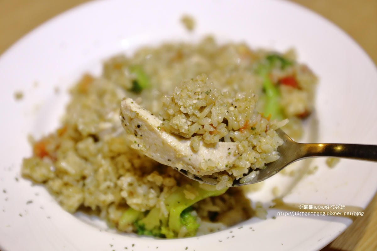 【食║板橋】103 Kitchen〜新埔站美式餐廳，走進童話世界主題餐廳！