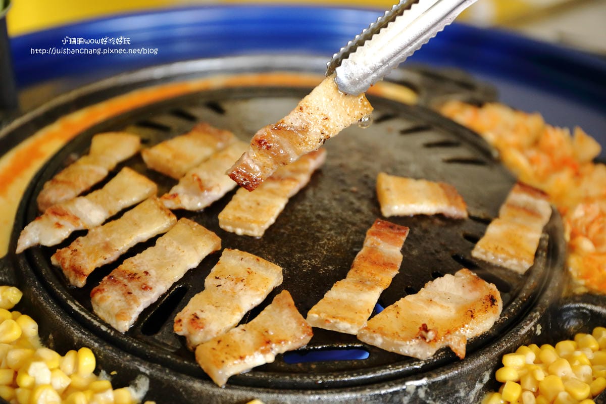 【食||台中】StandUp-韓道立燒～台中新開幕站著吃烤肉，ㄗㄗ作響的美味讓人甘心罰站吃的(已歇業)