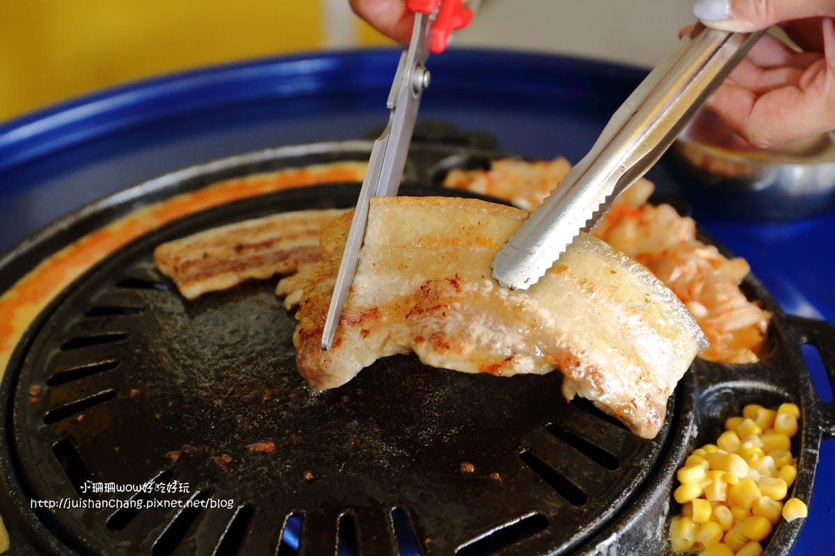 【食||台中】StandUp-韓道立燒～台中新開幕站著吃烤肉，ㄗㄗ作響的美味讓人甘心罰站吃的(已歇業)