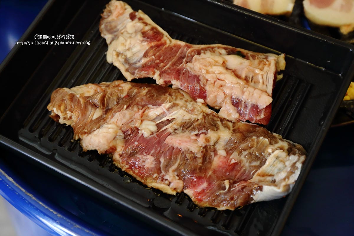 【食||台中】StandUp-韓道立燒～台中新開幕站著吃烤肉，ㄗㄗ作響的美味讓人甘心罰站吃的(已歇業)