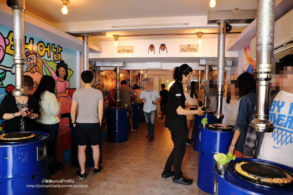 【食||台中】StandUp-韓道立燒～台中新開幕站著吃烤肉，ㄗㄗ作響的美味讓人甘心罰站吃的(已歇業)