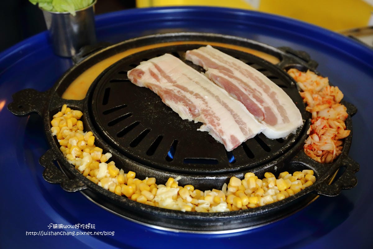 【食||台中】StandUp-韓道立燒～台中新開幕站著吃烤肉，ㄗㄗ作響的美味讓人甘心罰站吃的(已歇業)