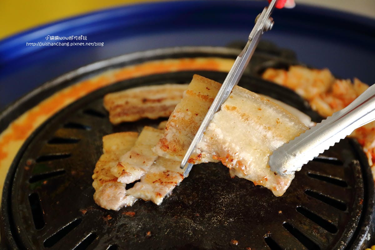 【食||台中】StandUp-韓道立燒～台中新開幕站著吃烤肉，ㄗㄗ作響的美味讓人甘心罰站吃的(已歇業)