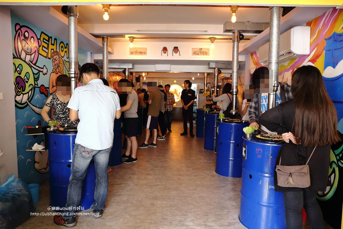 【食||台中】StandUp-韓道立燒～台中新開幕站著吃烤肉，ㄗㄗ作響的美味讓人甘心罰站吃的(已歇業)